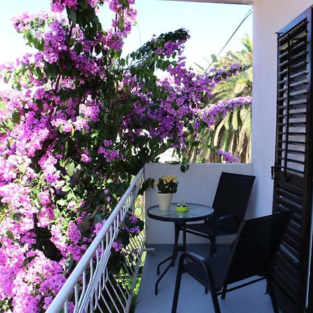 Apartments Milatic Jelsa  Kültér fotó