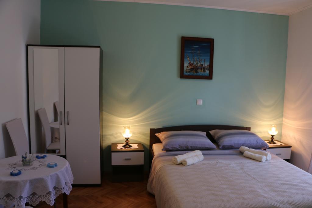 Apartments Milatic Jelsa  Kültér fotó