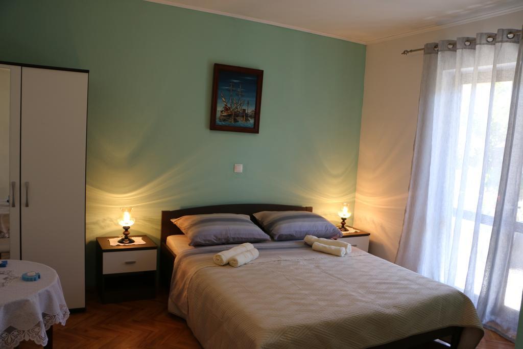 Apartments Milatic Jelsa  Kültér fotó