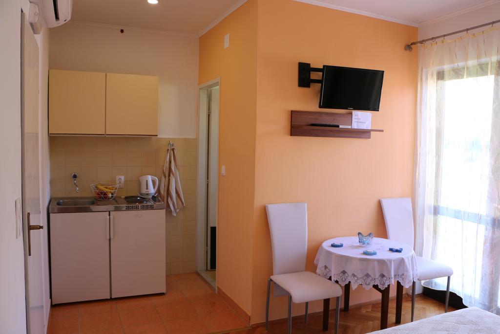 Apartments Milatic Jelsa  Kültér fotó