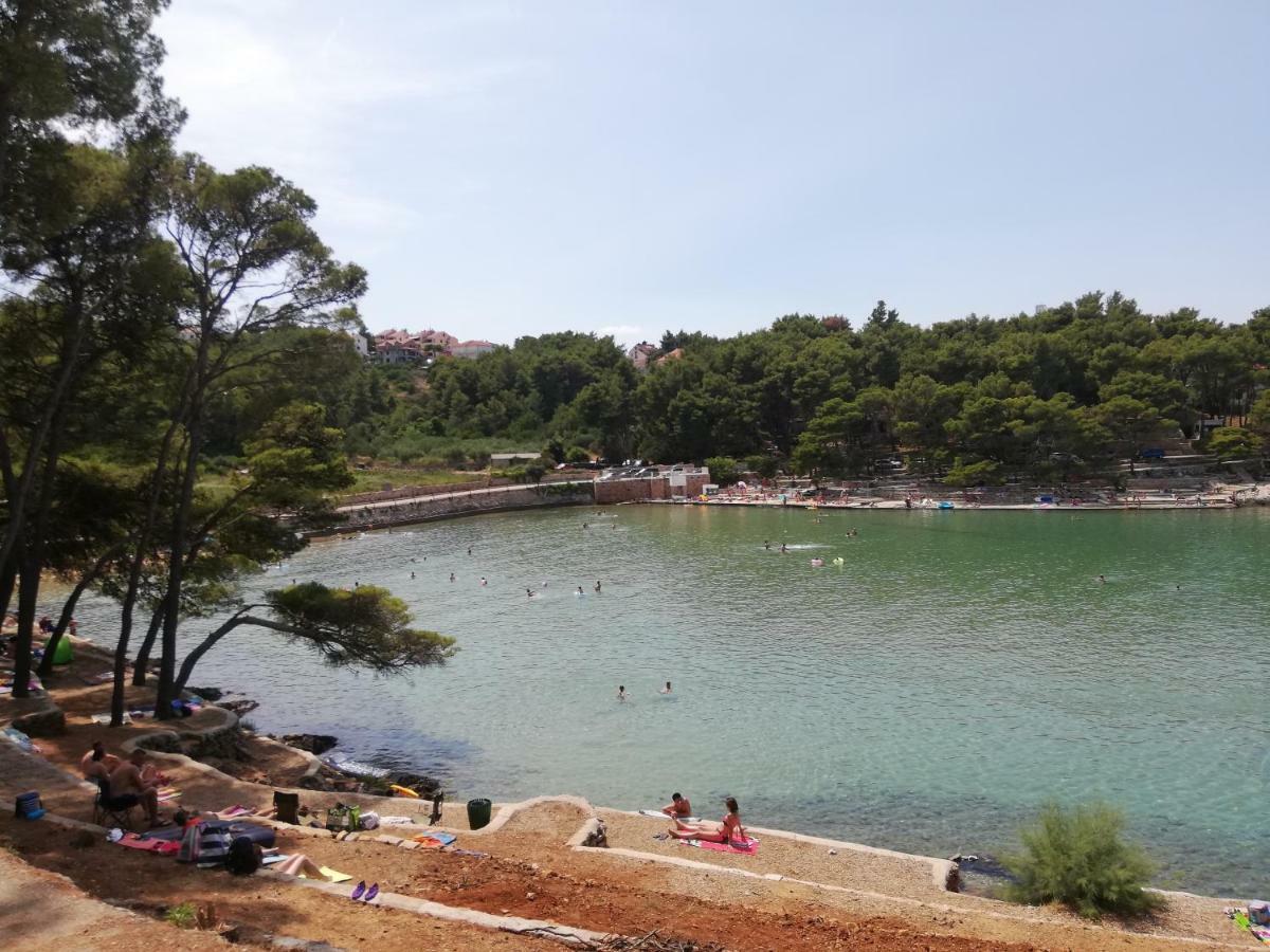 Apartments Milatic Jelsa  Kültér fotó